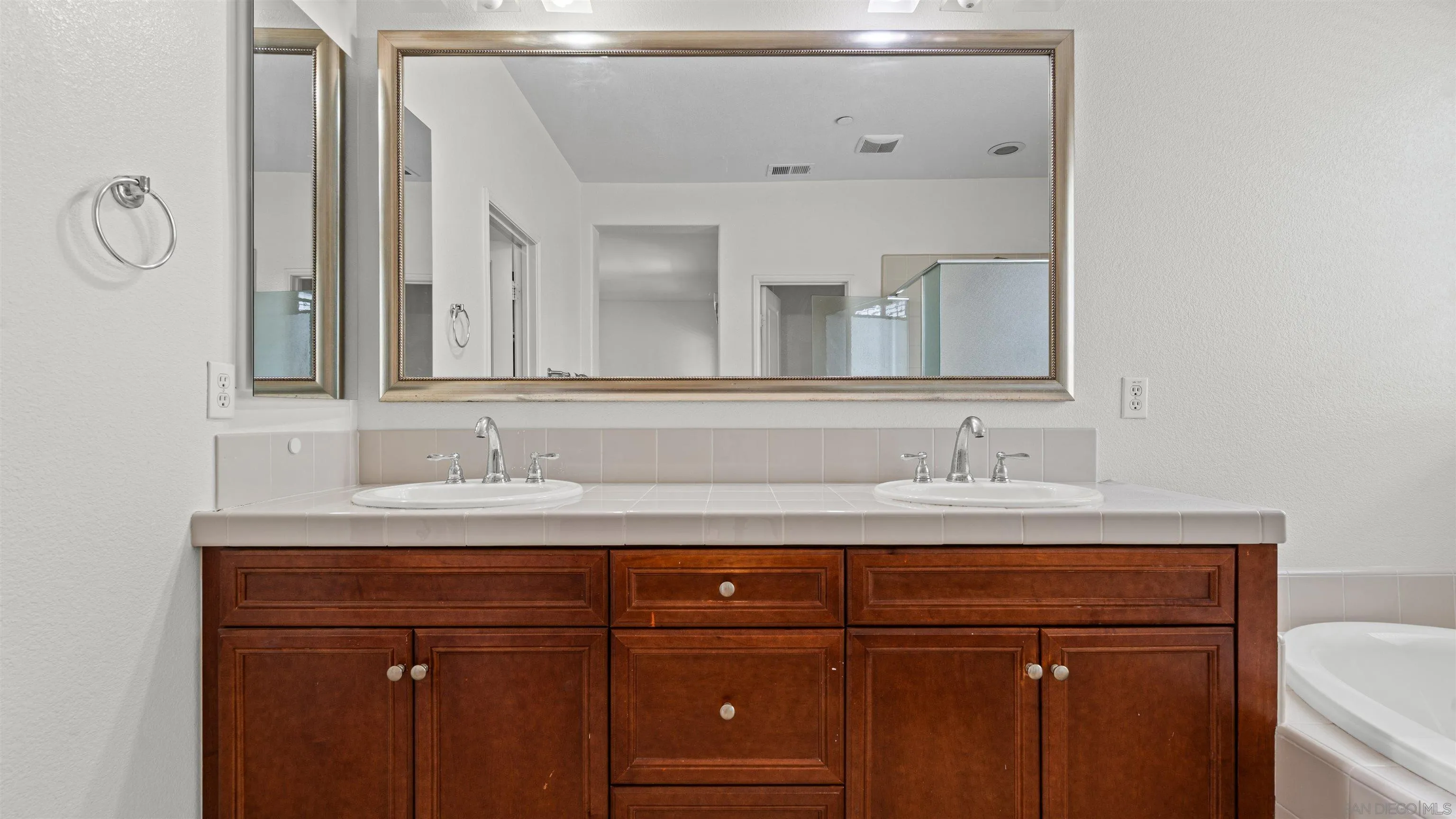 Photo #28: 260016064 Listing: Photo #28