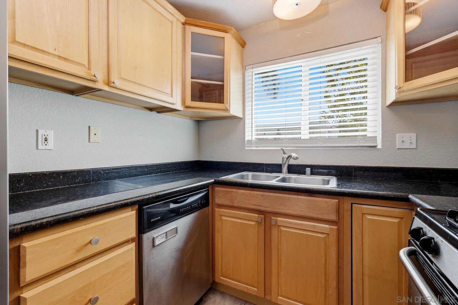 https://cdn.realtyfeed.com/cdn/127/260016066/64ed05ac9d831a222a2be5387031c168.webp