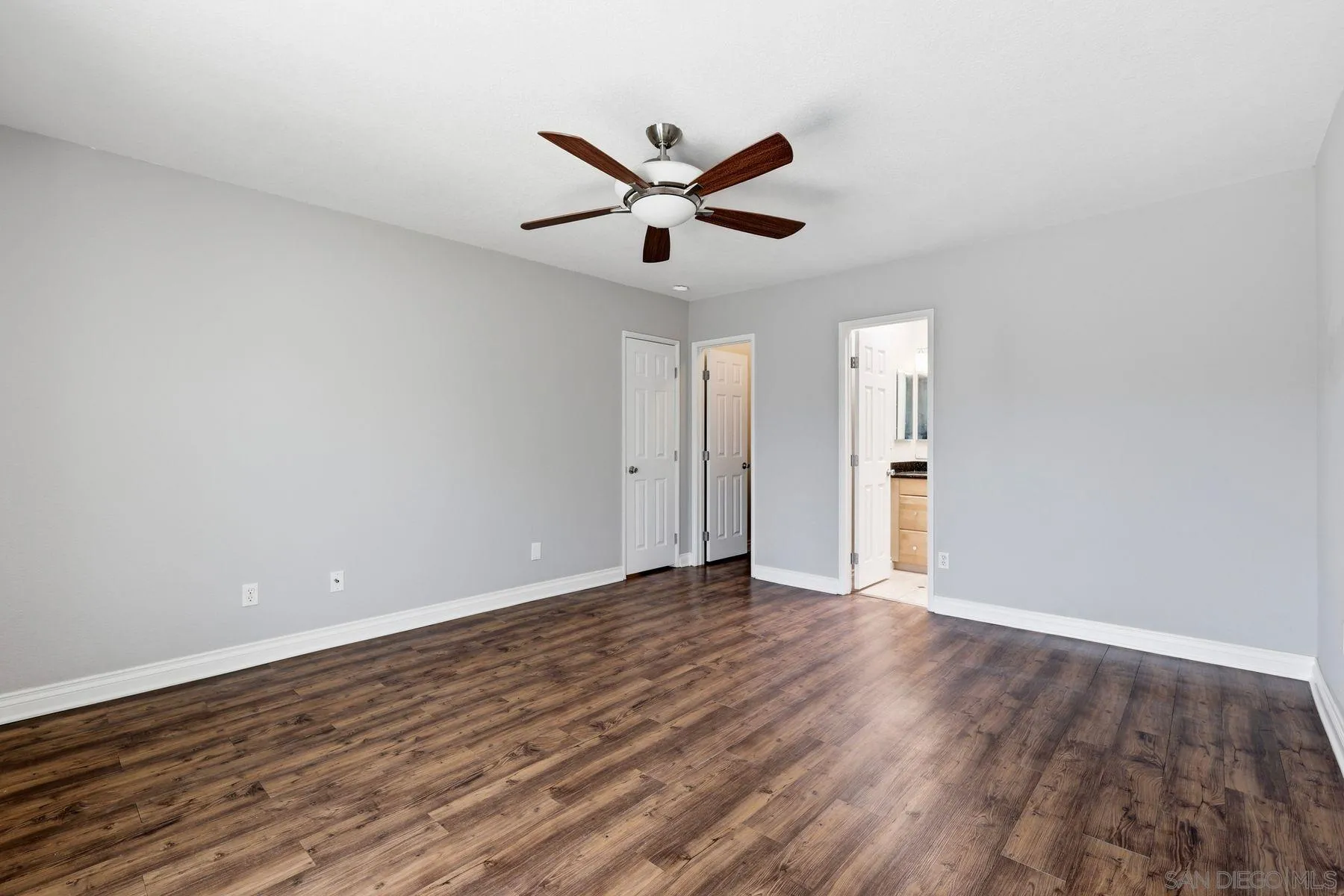 https://cdn.realtyfeed.com/cdn/127/260016066/a180366b41bae6daa71150aa43185eec.webp