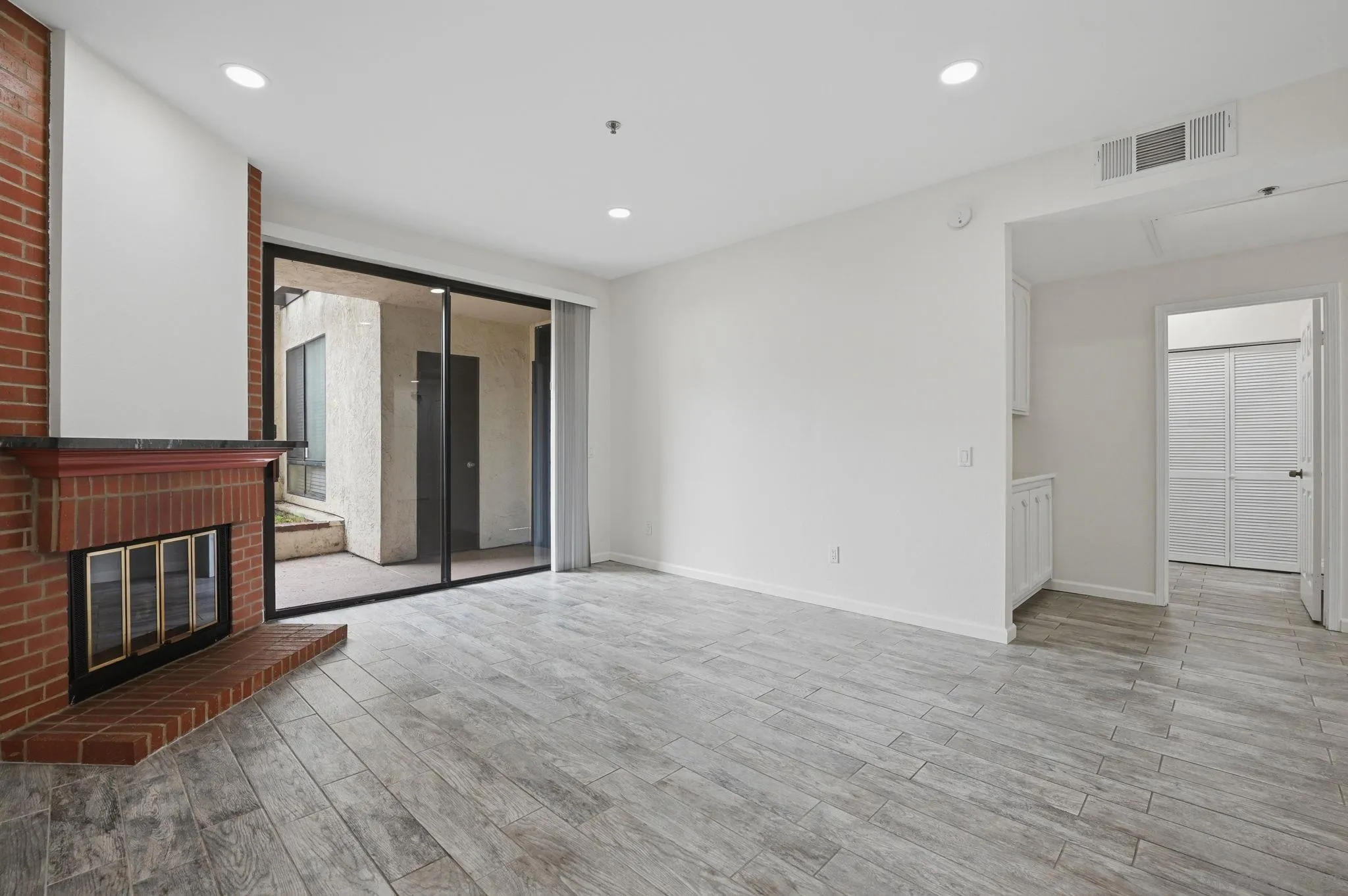 Photo #3: 260016069 Listing: Photo #3