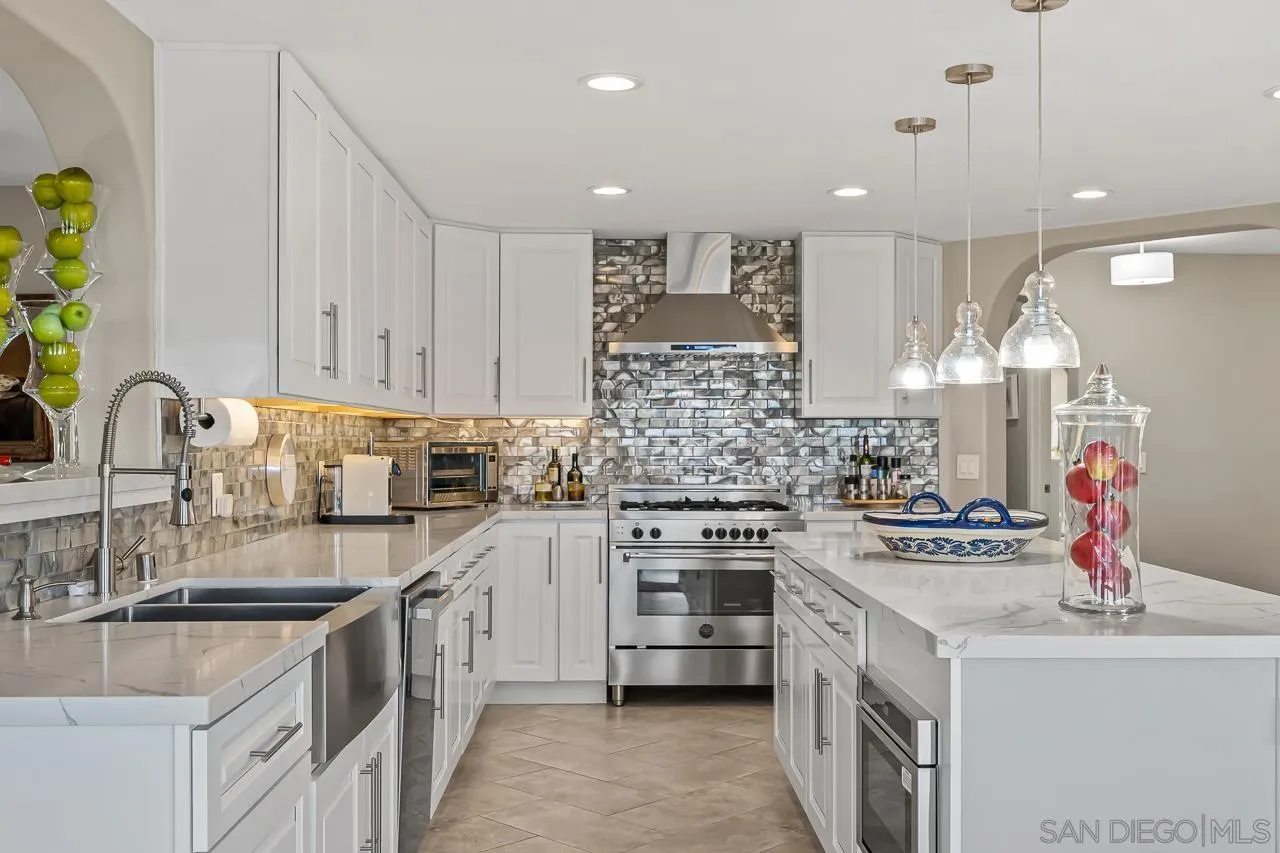https://cdn.realtyfeed.com/cdn/127/260016070/2429a18fb7cee6b4fb63f83a4bff0dcb.webp