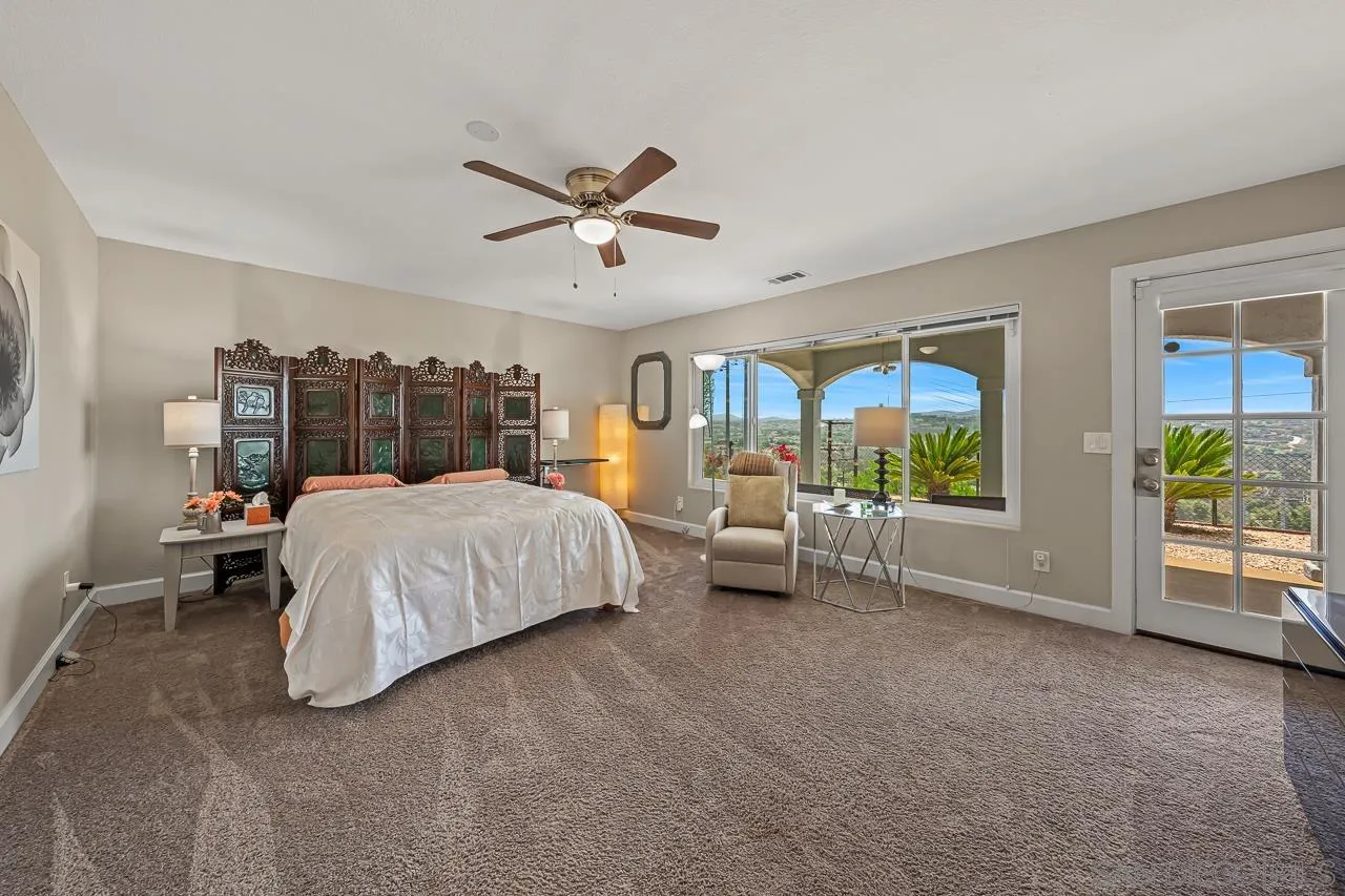 https://cdn.realtyfeed.com/cdn/127/260016070/886d86bbcea7441a3bf3c1accca6b07a.webp