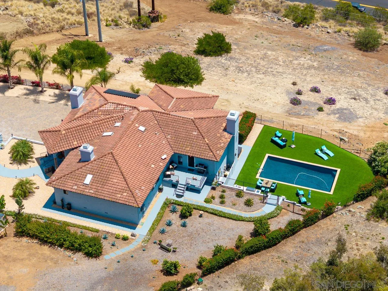 https://cdn.realtyfeed.com/cdn/127/260016070/a70d0745c14c4fb6a54e082e7198fb11.webp