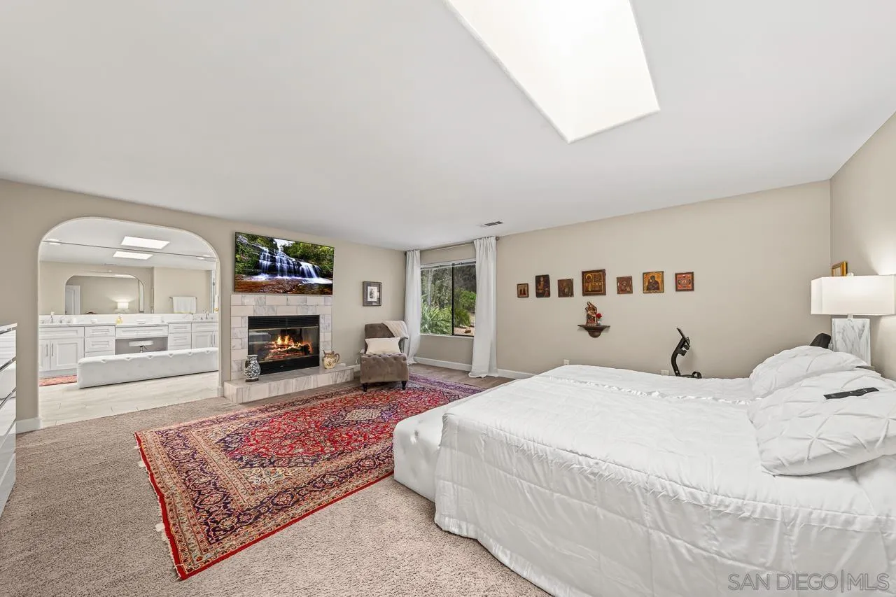 https://cdn.realtyfeed.com/cdn/127/260016070/d01647b4e19a8a84407e726c58cd22c8.webp