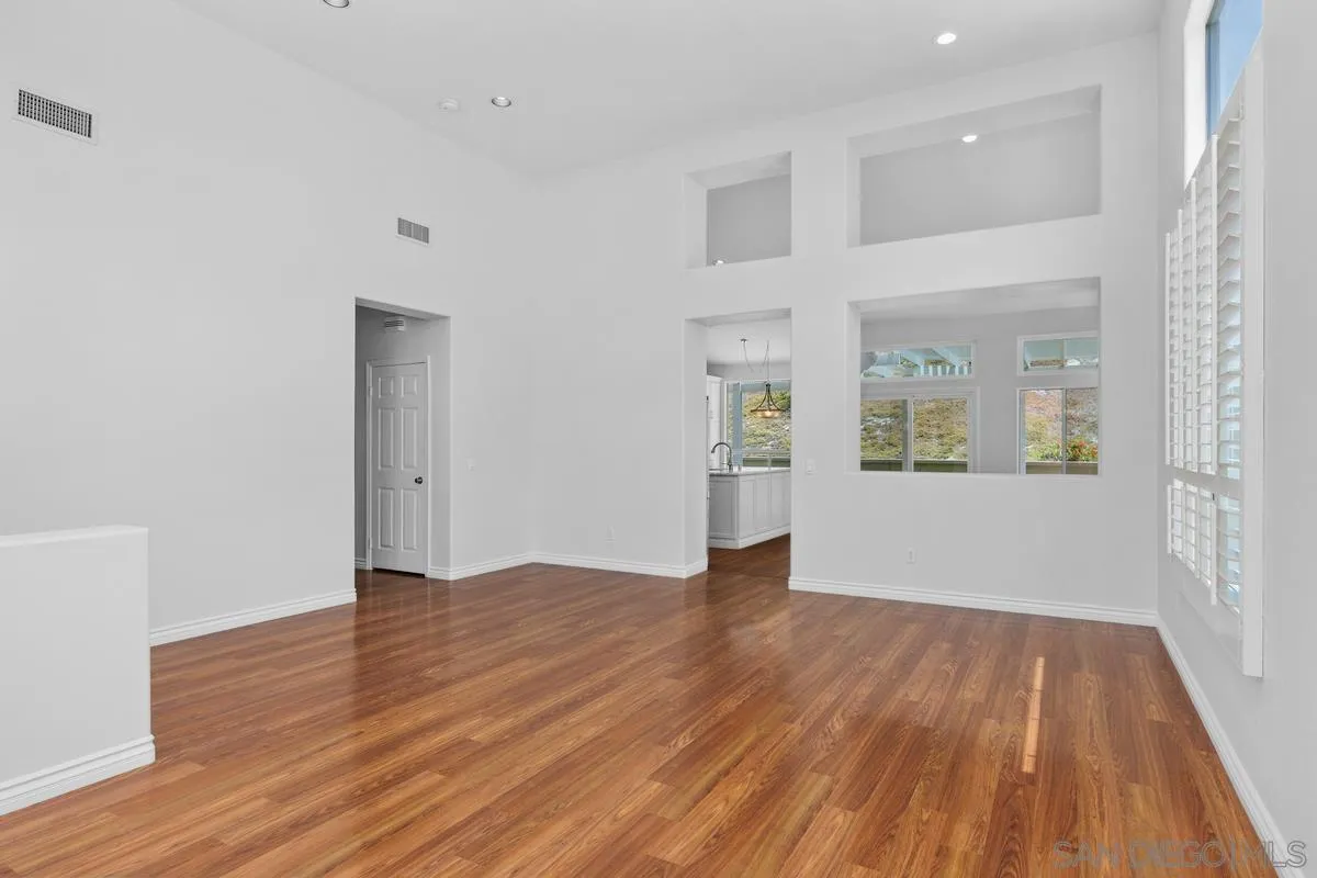 https://cdn.realtyfeed.com/cdn/127/260016090/10e9de7832e129c10edc7e37f6cc9a25.webp