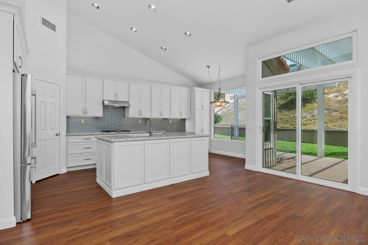 https://cdn.realtyfeed.com/cdn/127/260016090/4ac47f4c3fd4eb56aec0840d29c81e88.webp