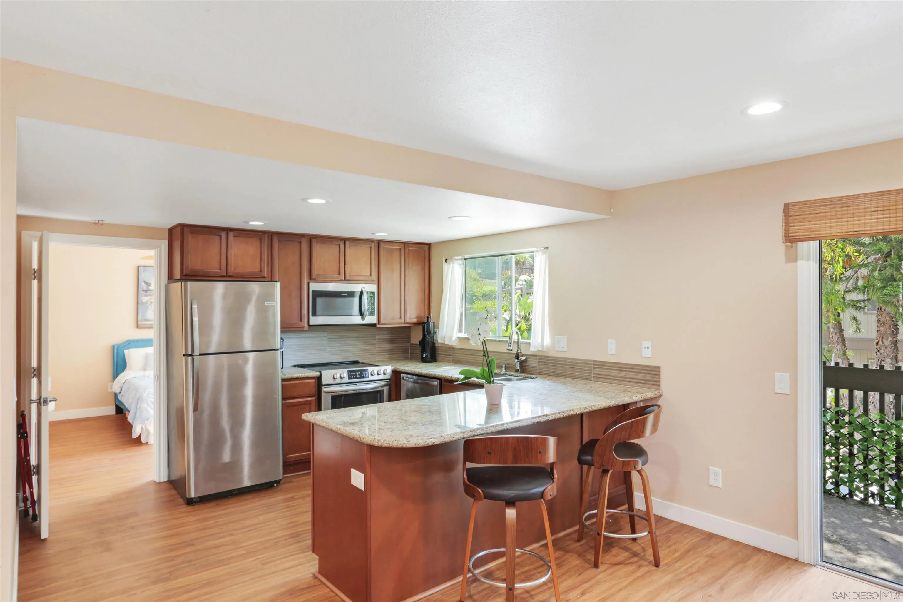 Photo #8: 260016099 Listing: Photo #8