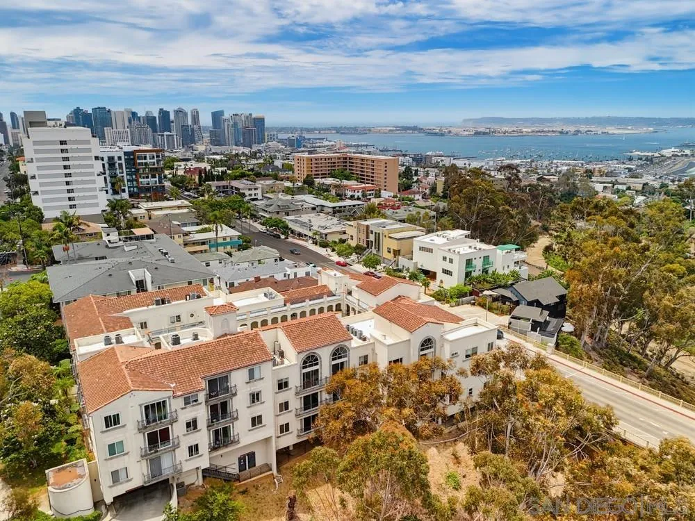 https://cdn.realtyfeed.com/cdn/127/260016102/0c5559f495e597010cc48c2934d3ad06.webp