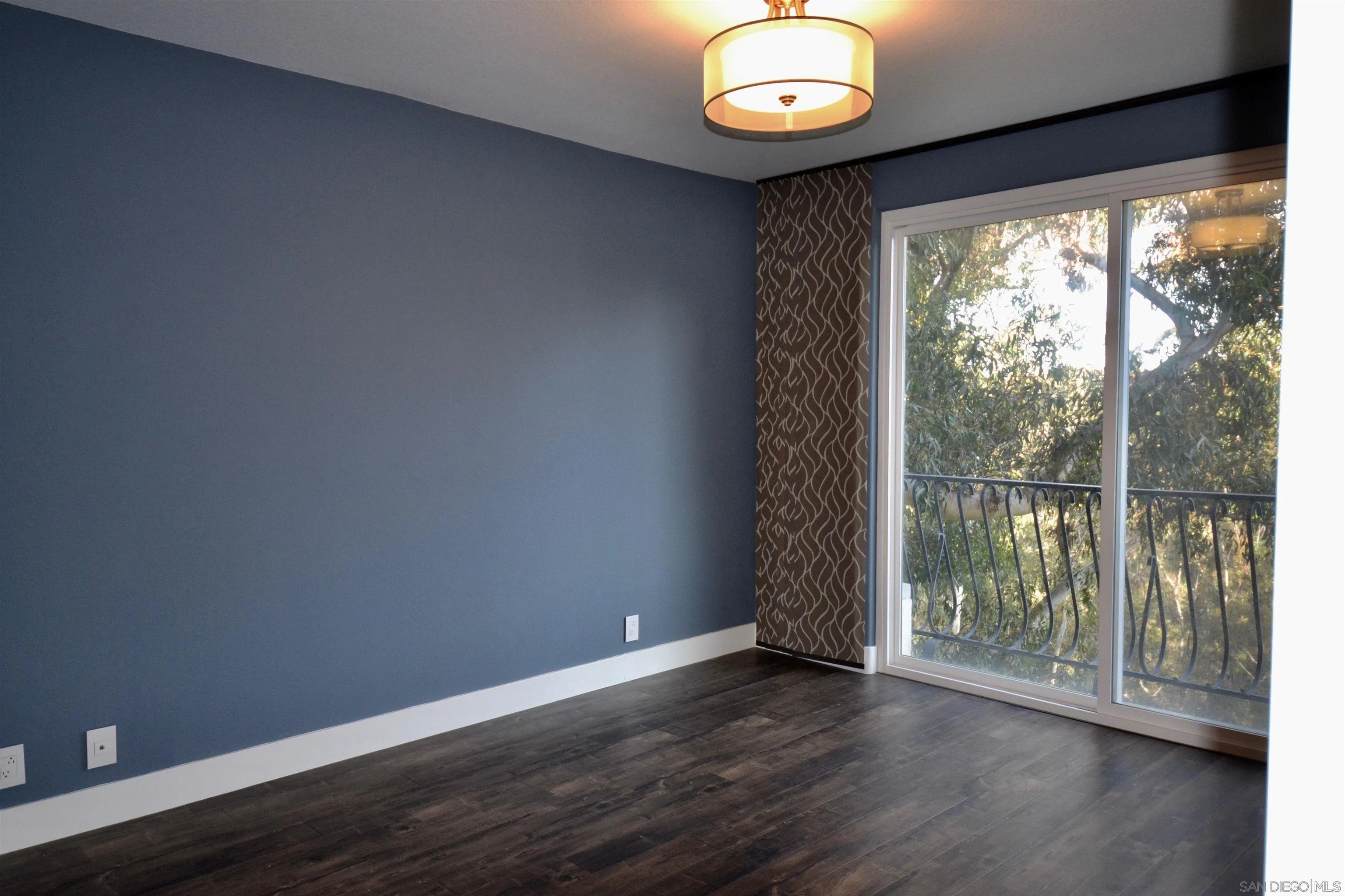 https://cdn.realtyfeed.com/cdn/127/260016102/396ed73dba3ef69447c10ce3f67a4c1b.webp