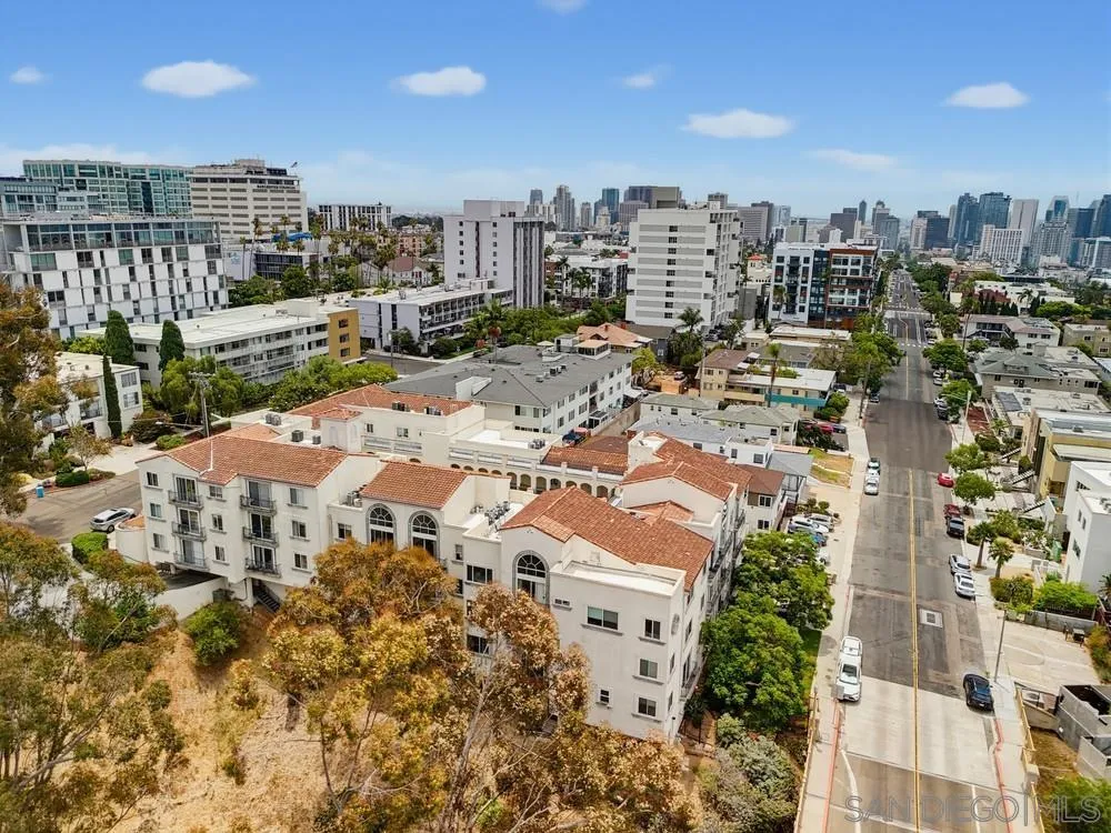 https://cdn.realtyfeed.com/cdn/127/260016102/3d94b64bed744eb01157a25e5cdc58fe.webp