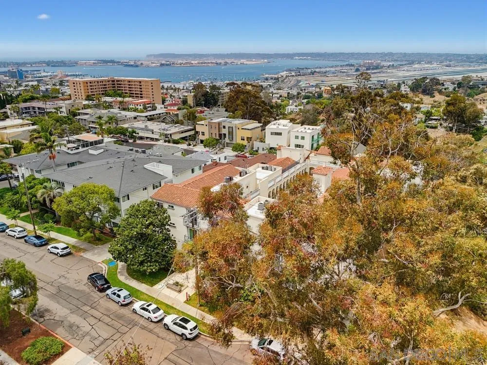 https://cdn.realtyfeed.com/cdn/127/260016102/8d1baf129d4773bfa502c682784164e9.webp