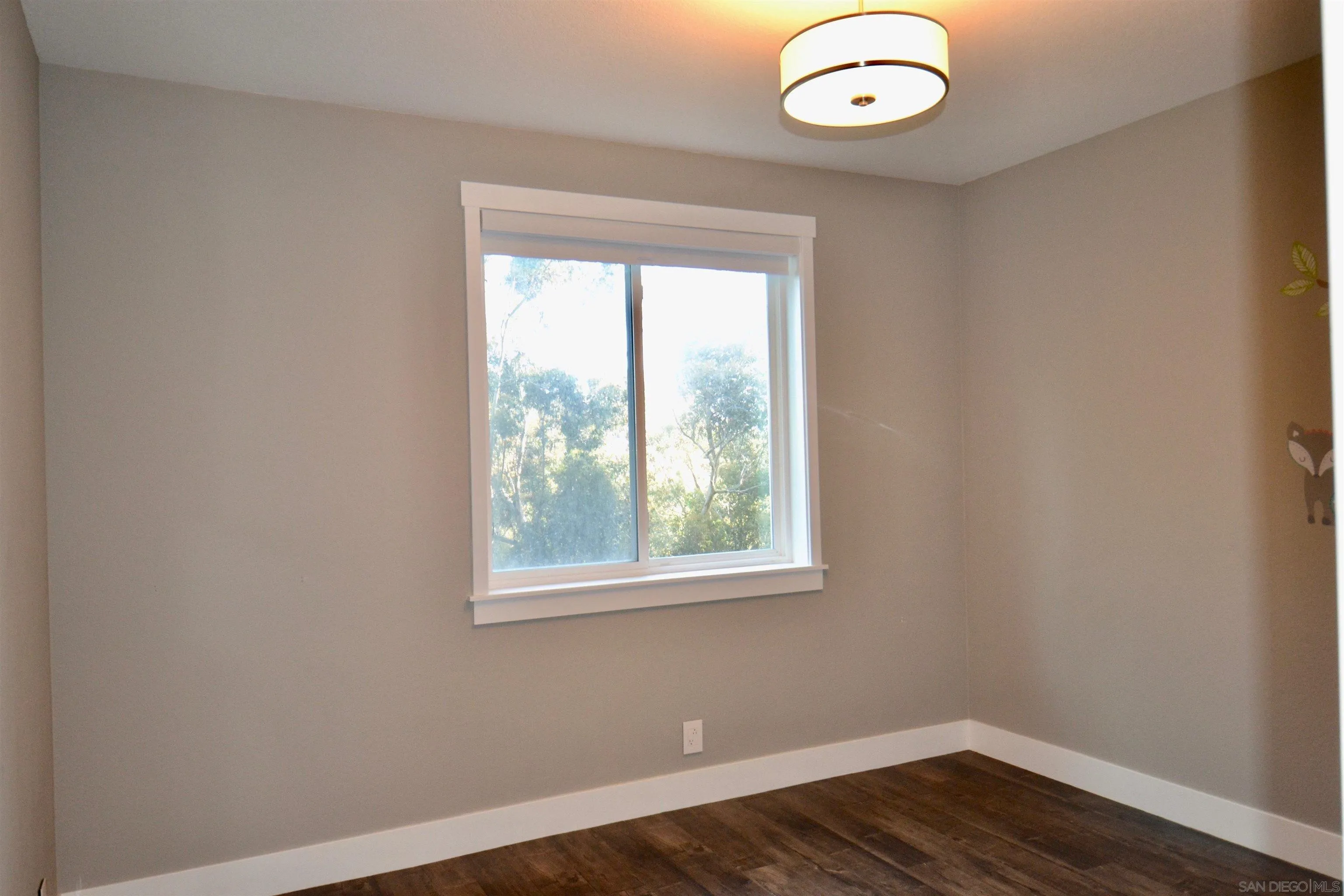 https://cdn.realtyfeed.com/cdn/127/260016102/b3d4608f1eb4204b9e41bfed72ffbfa9.webp