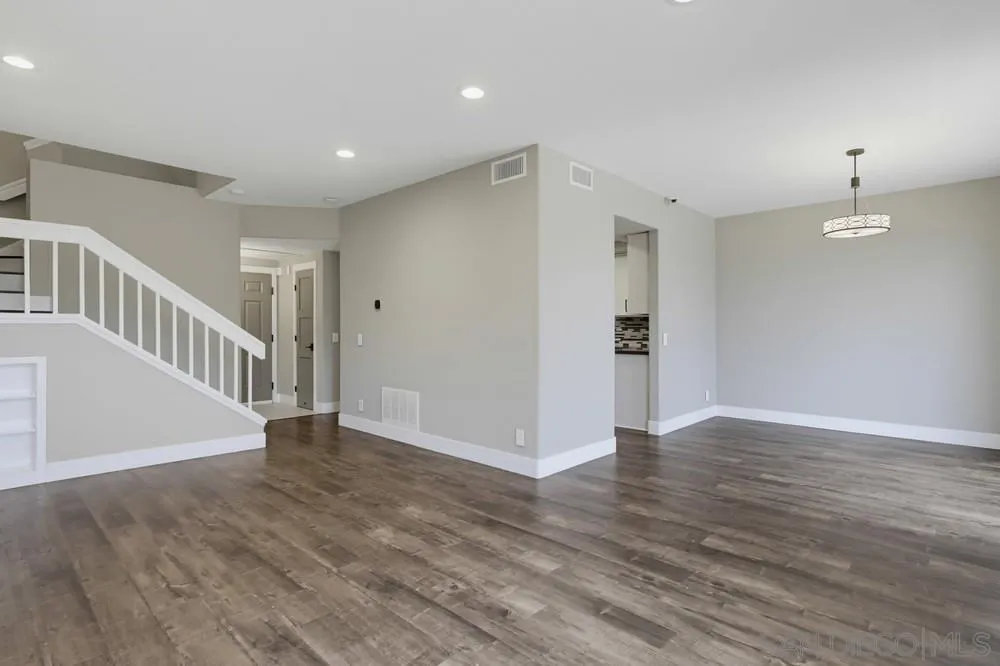 https://cdn.realtyfeed.com/cdn/127/260016102/d5fef592ba9a1e9a3706a7bb11862f12.webp