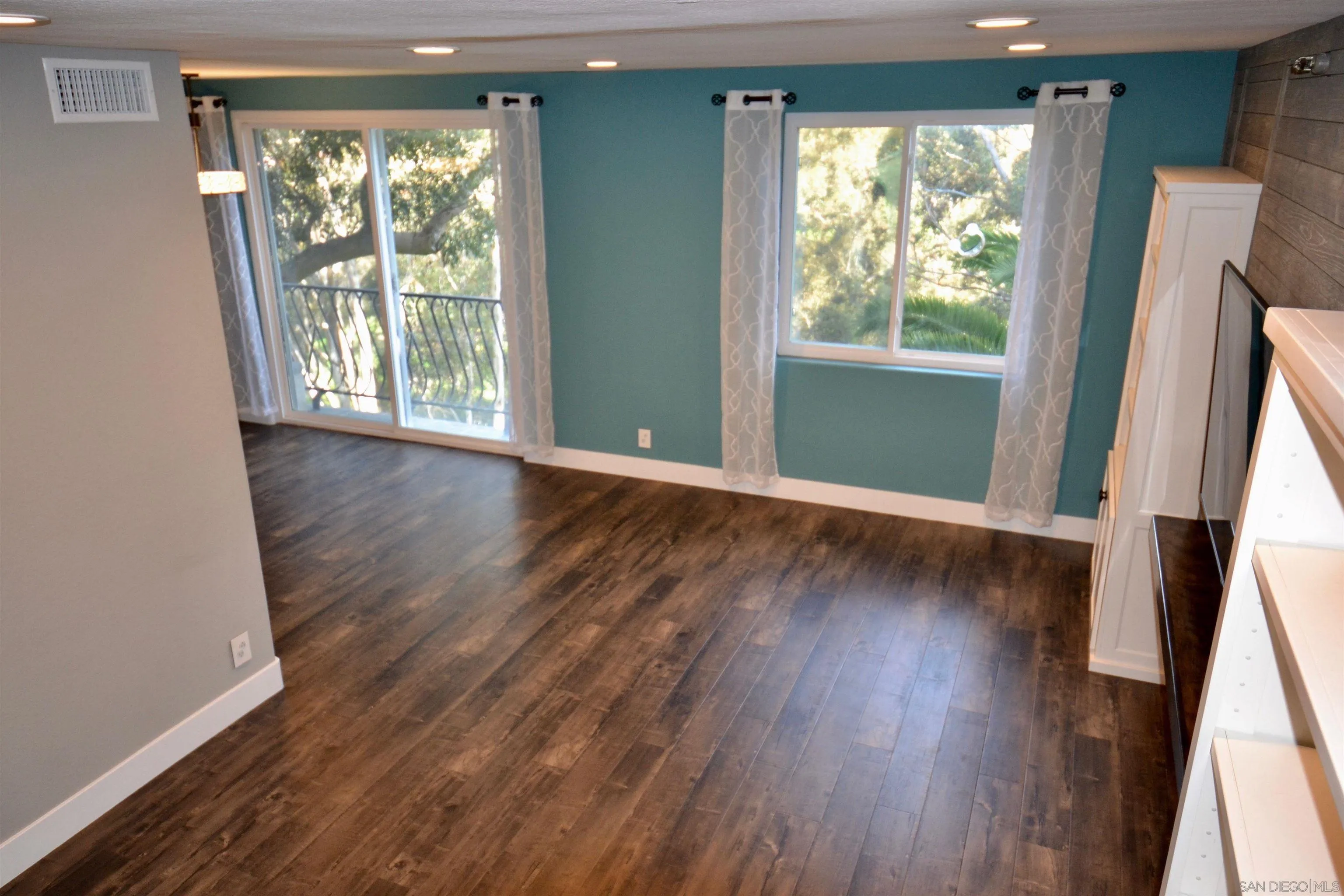 https://cdn.realtyfeed.com/cdn/127/260016102/ef54de95a9e99be8e086300327bfc766.webp