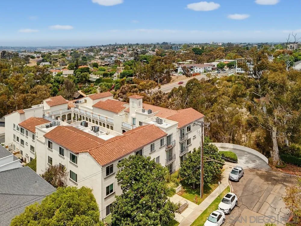 https://cdn.realtyfeed.com/cdn/127/260016102/f3ada2a63d05f769bcd212cab3bb444d.webp