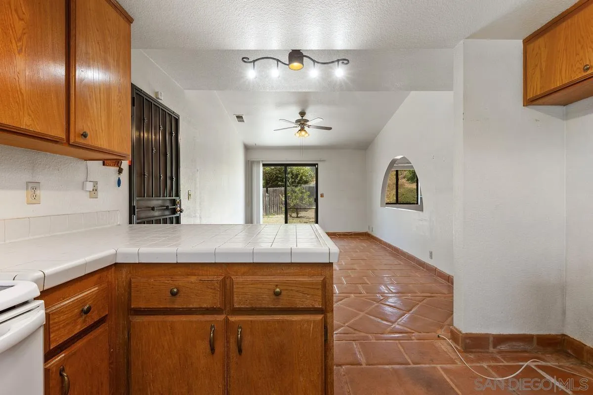 https://cdn.realtyfeed.com/cdn/127/260016103/1b09c5bf3734c9c08a663079c3187224.webp