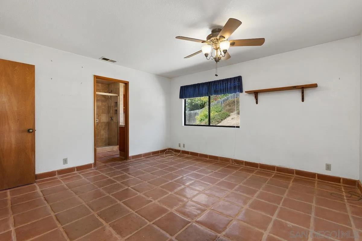https://cdn.realtyfeed.com/cdn/127/260016103/592e5f7df6207c3b56123d73eedf5a31.webp
