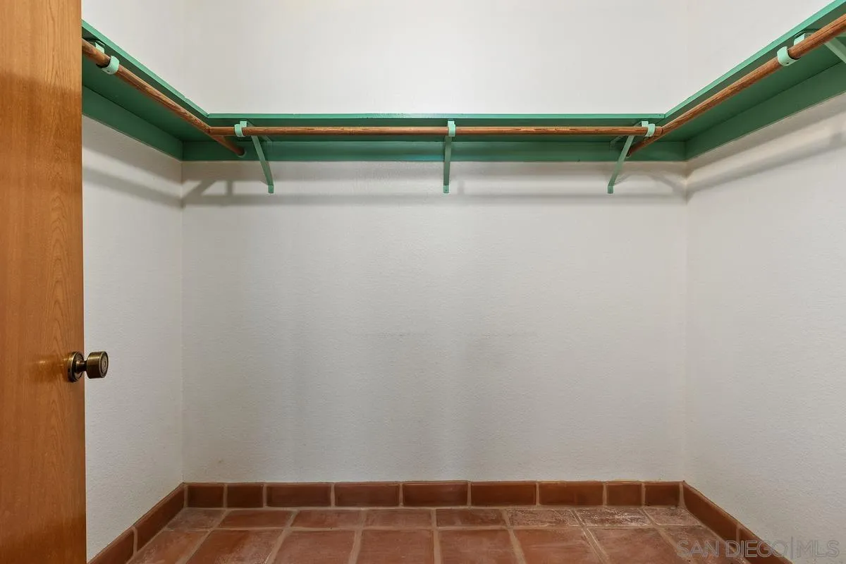 https://cdn.realtyfeed.com/cdn/127/260016103/5e93a914d1099d159597f46bfcdace3d.webp