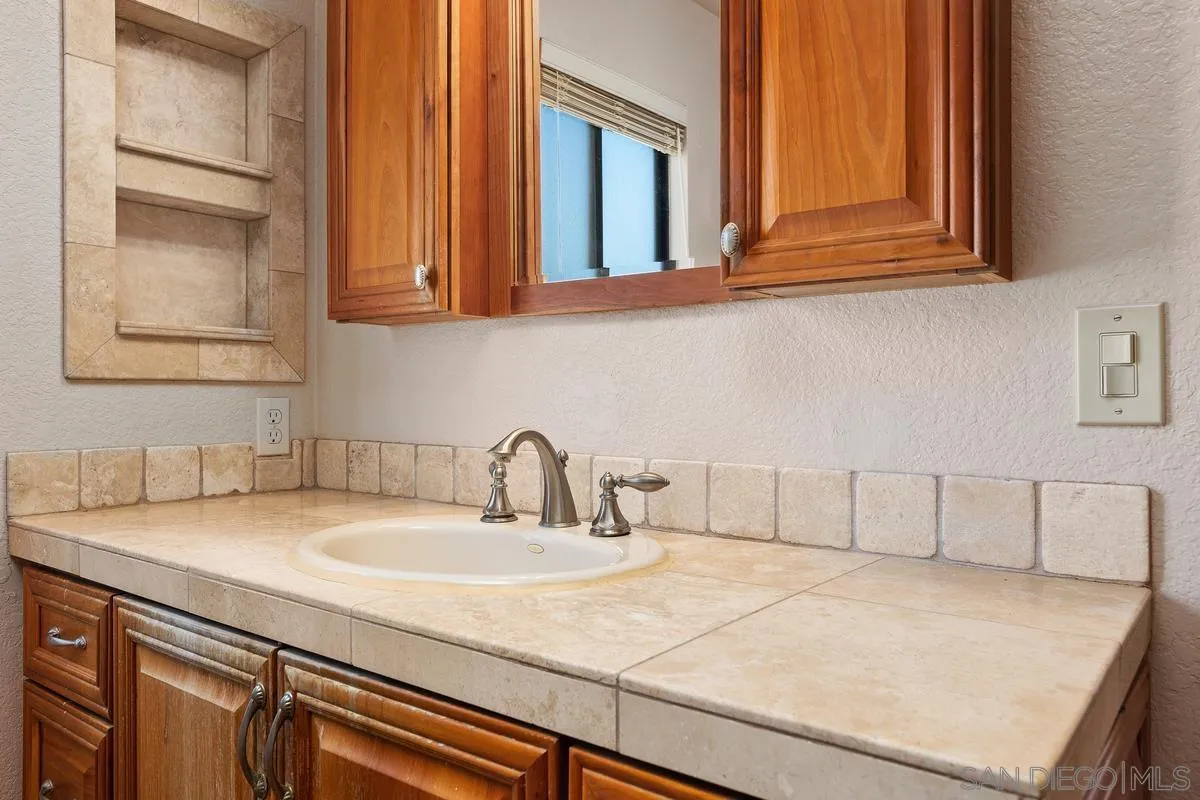 https://cdn.realtyfeed.com/cdn/127/260016103/70f0070eedac2850d1d69b7a88bbaa89.webp