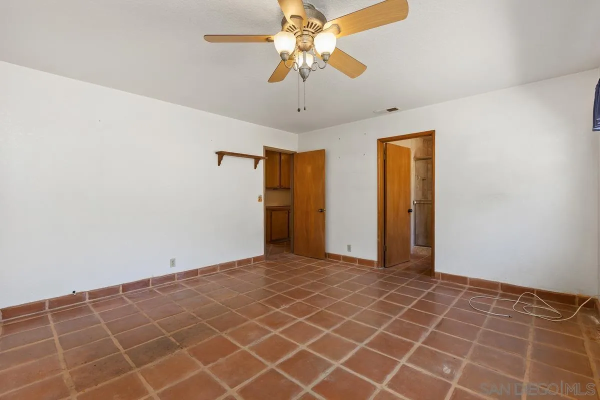 https://cdn.realtyfeed.com/cdn/127/260016103/8c6707d1dfe13297c3b681c18adce987.webp