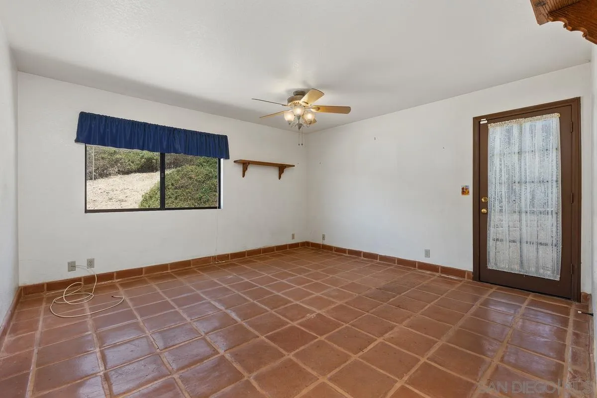 https://cdn.realtyfeed.com/cdn/127/260016103/abf895a85486868e1fc2680935af72ac.webp