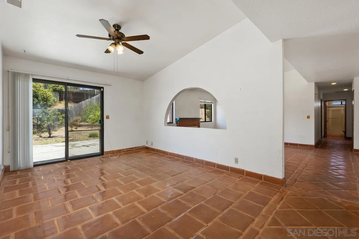 https://cdn.realtyfeed.com/cdn/127/260016103/c00387ce81bdd5af8661fdd6f636caf6.webp