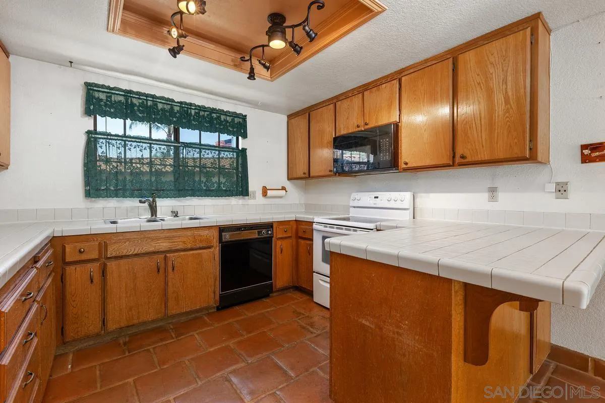 https://cdn.realtyfeed.com/cdn/127/260016103/e8722cd3b4f36609f1cc20320fff7a38.webp