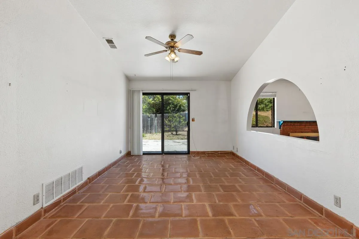 https://cdn.realtyfeed.com/cdn/127/260016103/f92ead51d291c82ba54b57171e5921d9.webp
