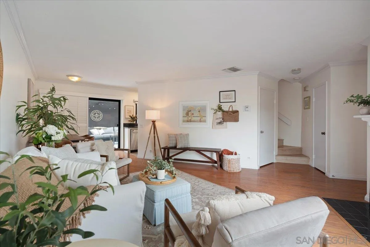 Photo #4: 260016108 Listing: Photo #4