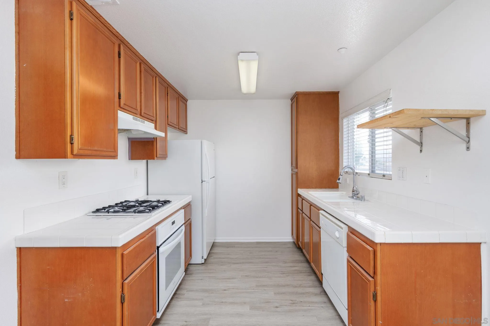 Photo #6: 260016113 Listing: Photo #6