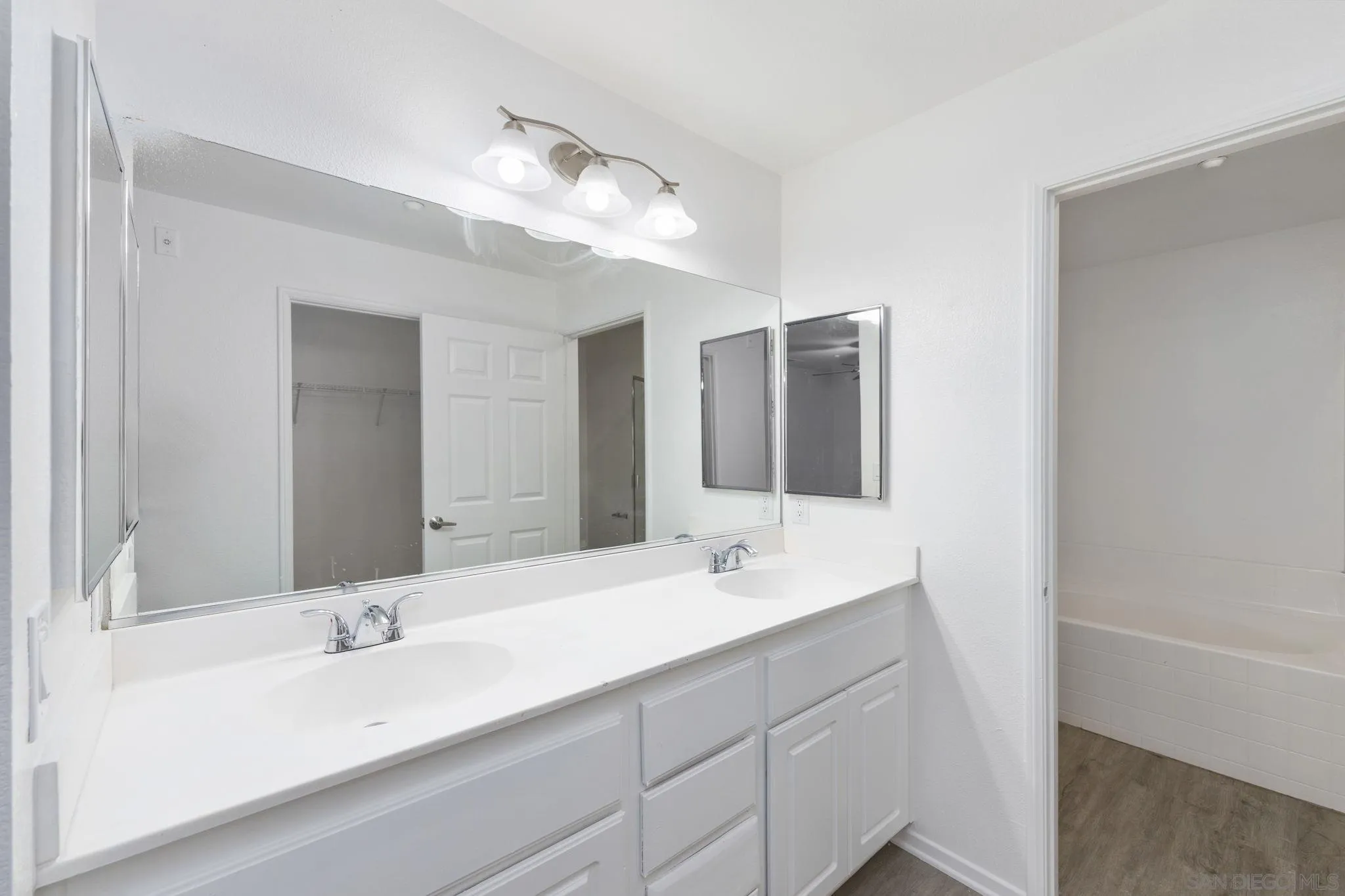 Photo #17: 260016113 Listing: Photo #17