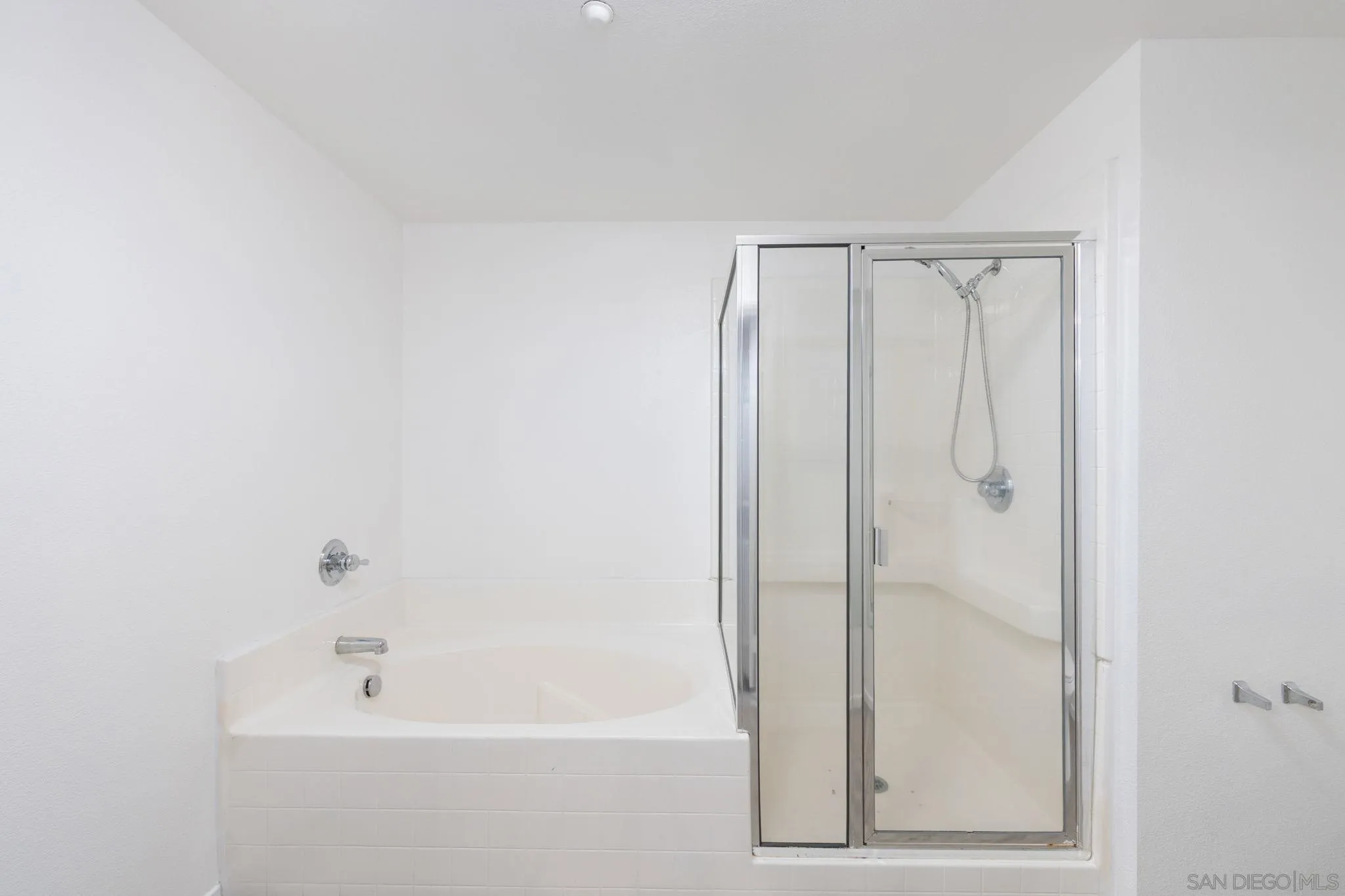 Photo #18: 260016113 Listing: Photo #18