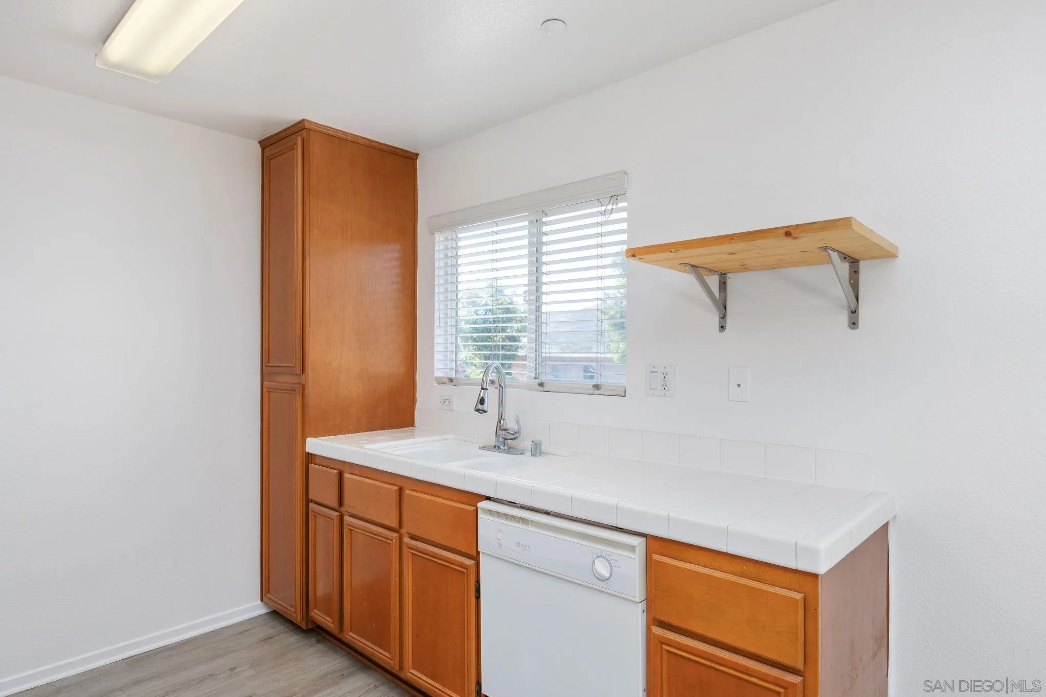 Photo #7: 260016113 Listing: Photo #7