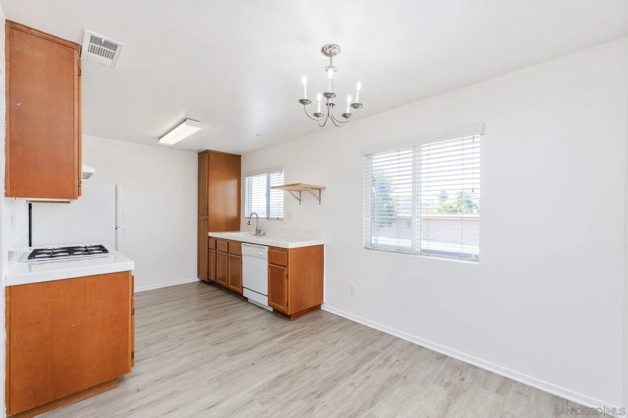 Photo #11: 260016113 Listing: Photo #11