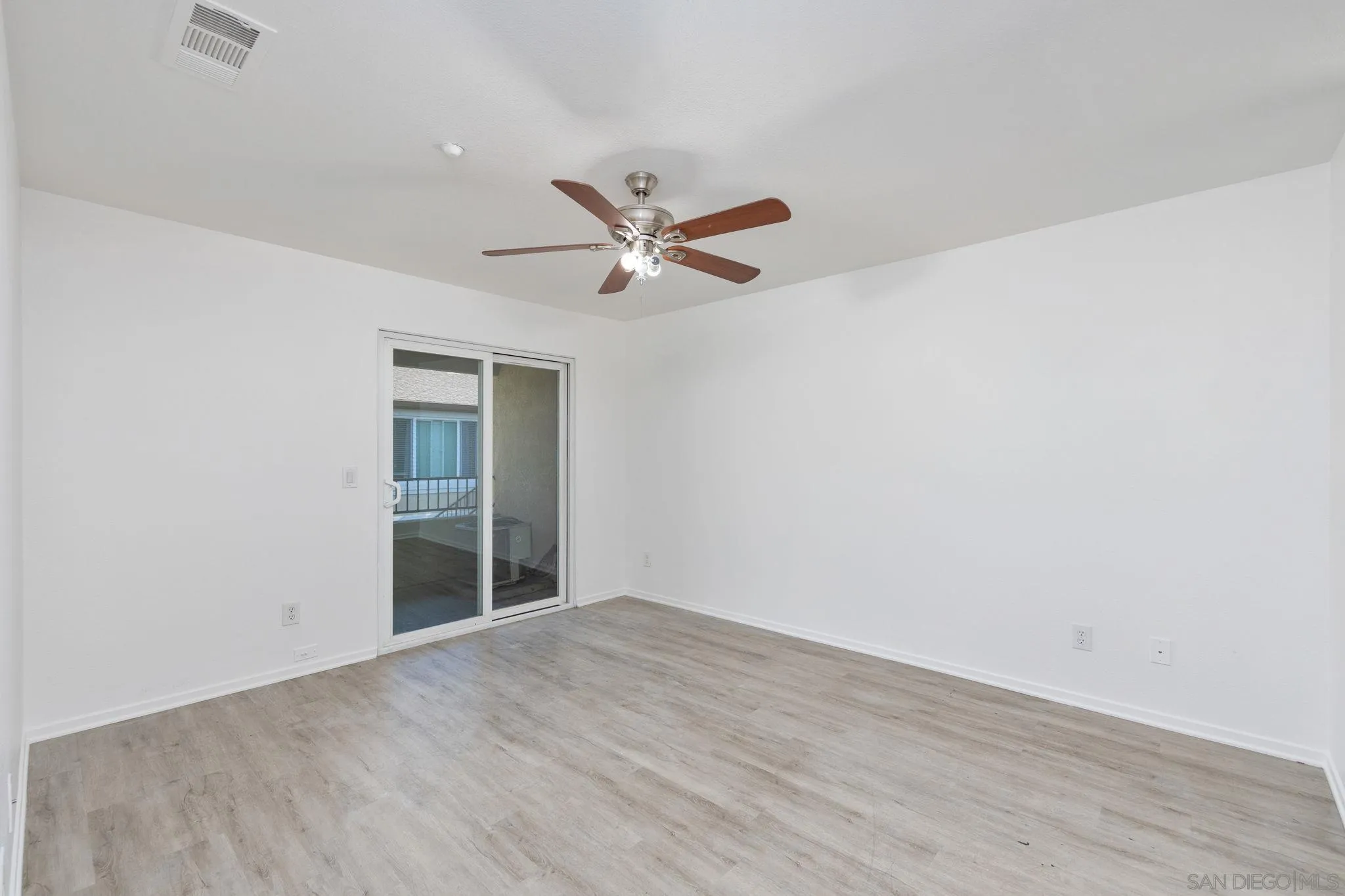 Photo #15: 260016113 Listing: Photo #15
