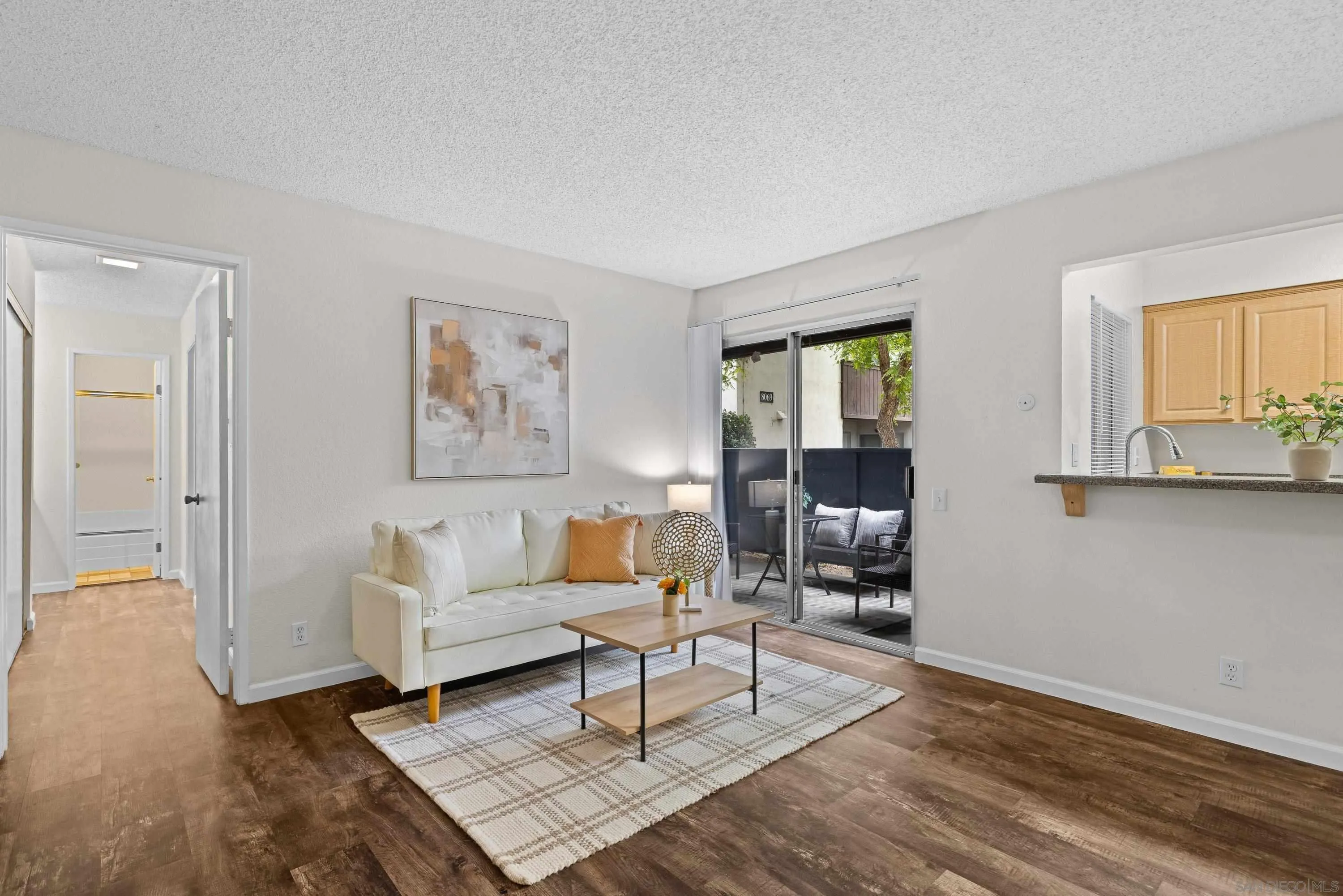 Photo #2: 260016114 Listing: Photo #2