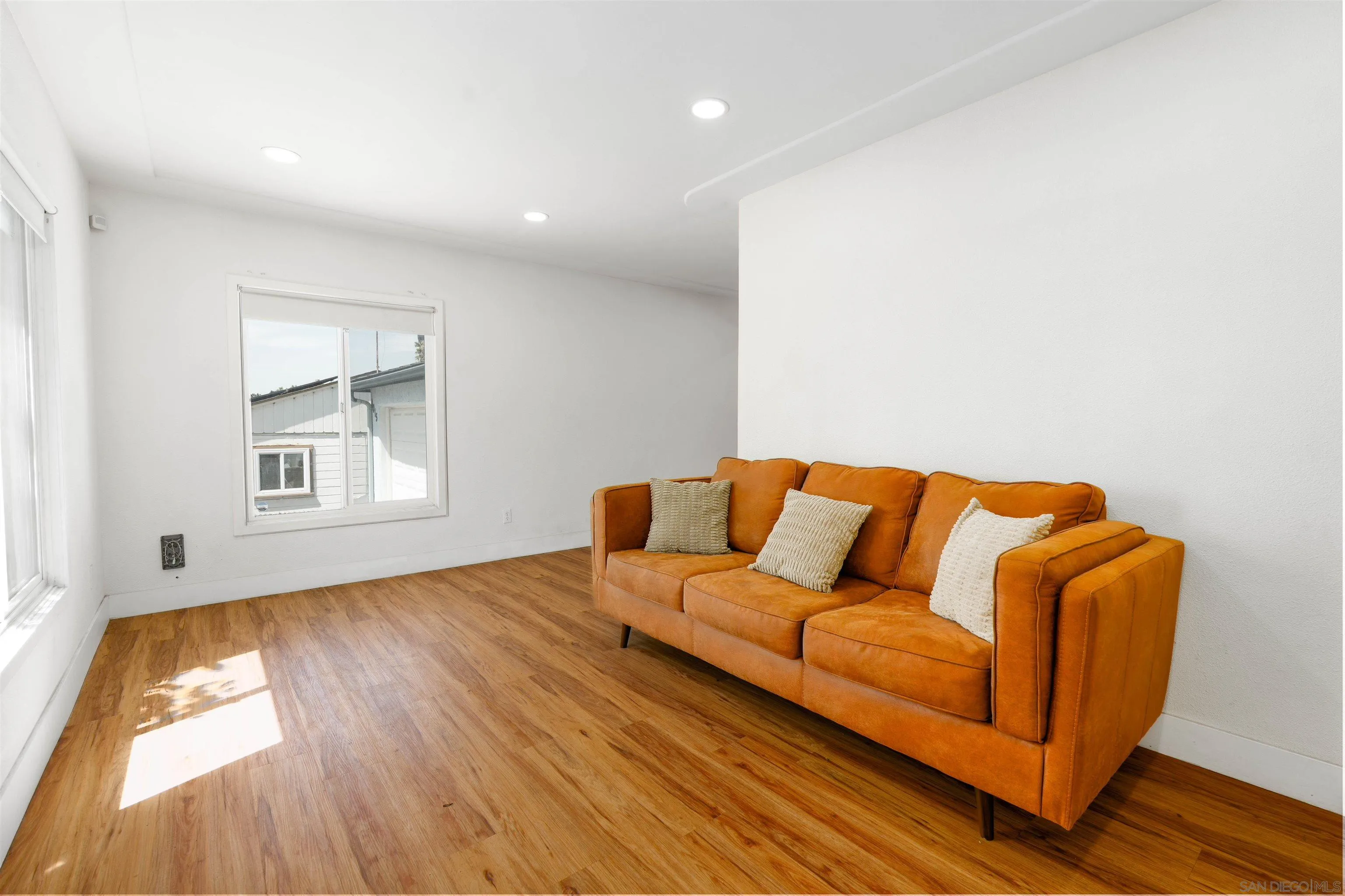 https://cdn.realtyfeed.com/cdn/127/260016120/74366574e55b0e72a642845fd651b348.webp
