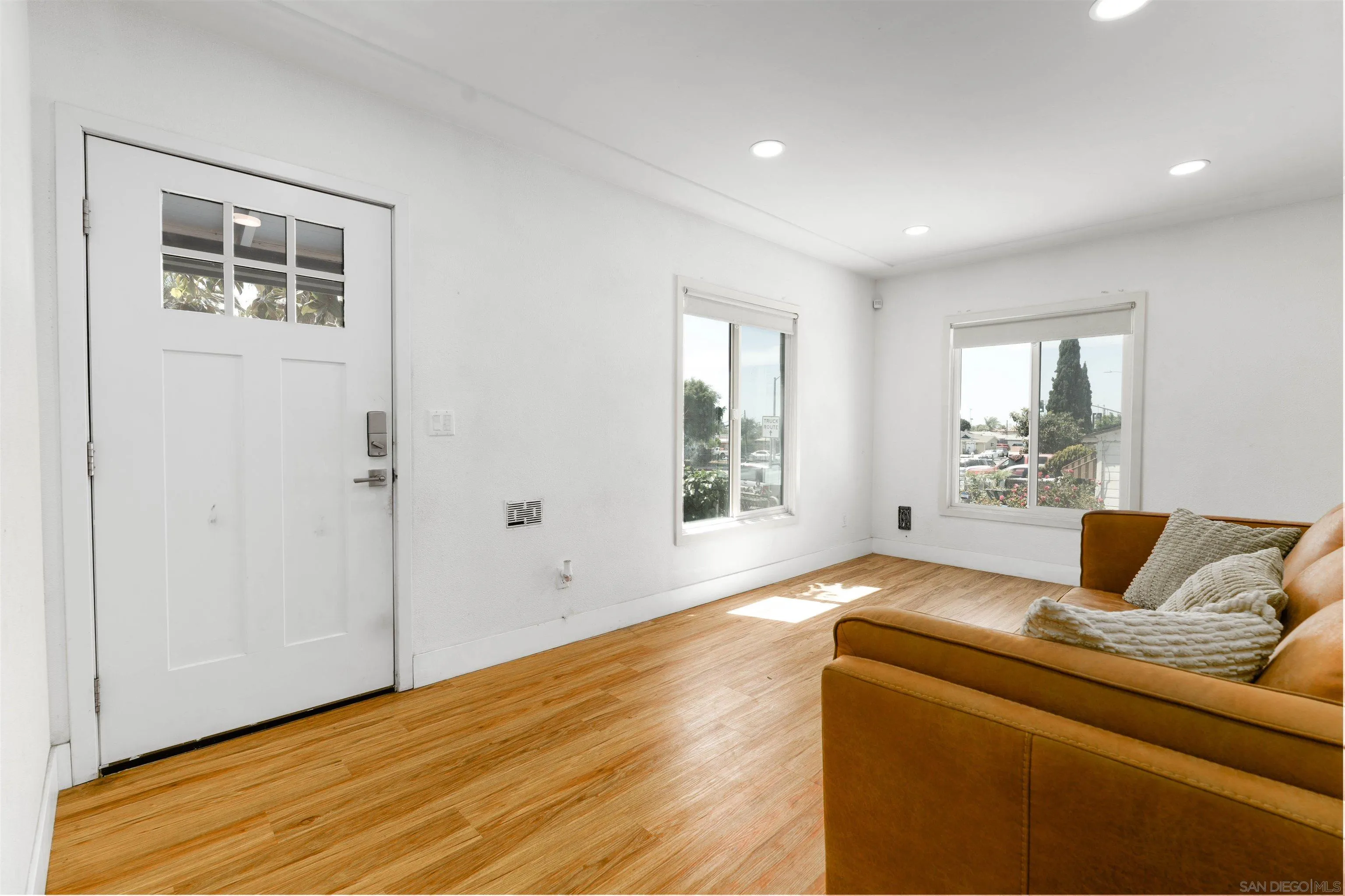 https://cdn.realtyfeed.com/cdn/127/260016120/79267afec32ef696f81a87cd1568b6ec.webp