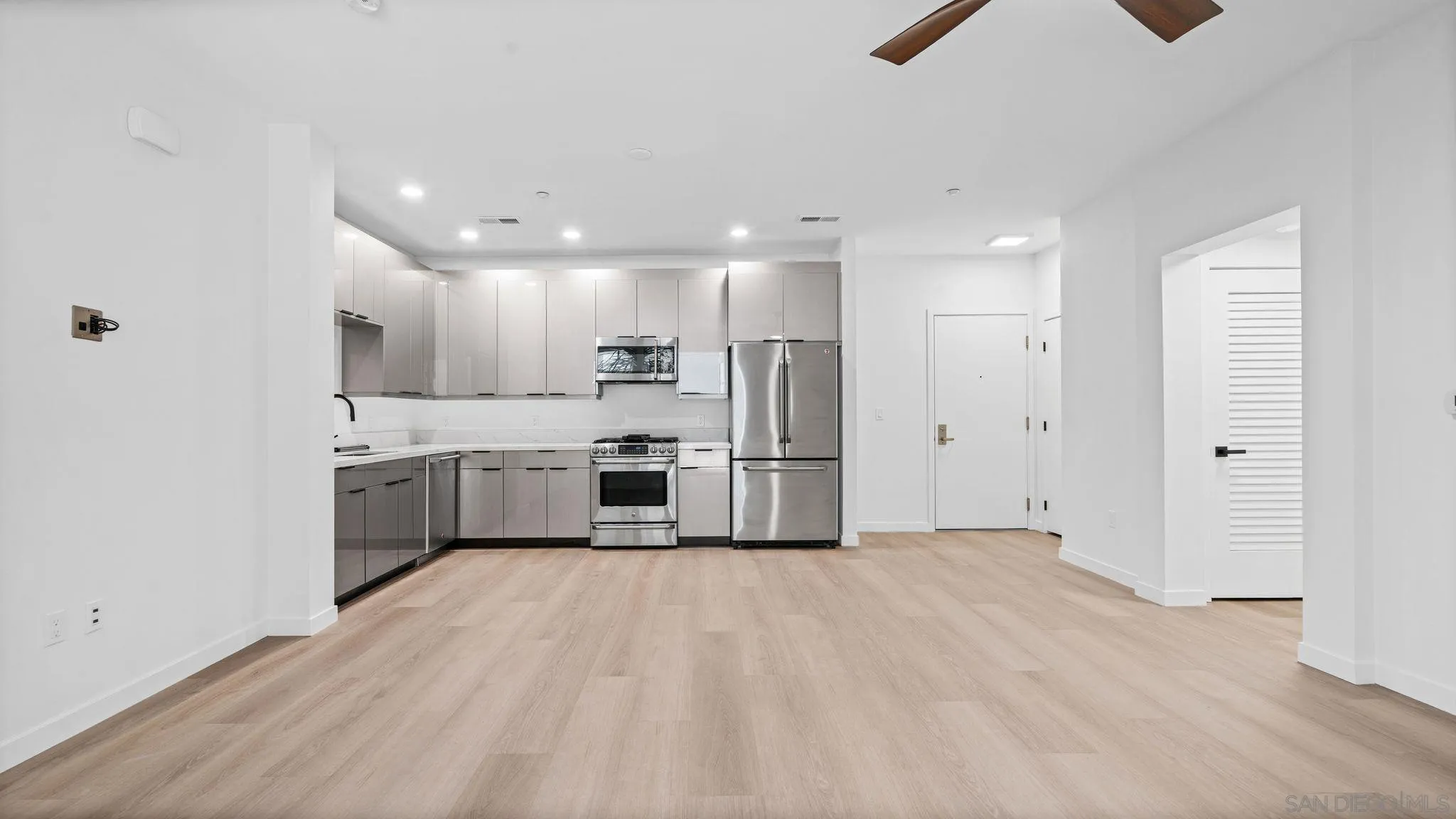 https://cdn.realtyfeed.com/cdn/127/260016121/5664d9855c0f7a9c4cc5453e89f8a778.webp