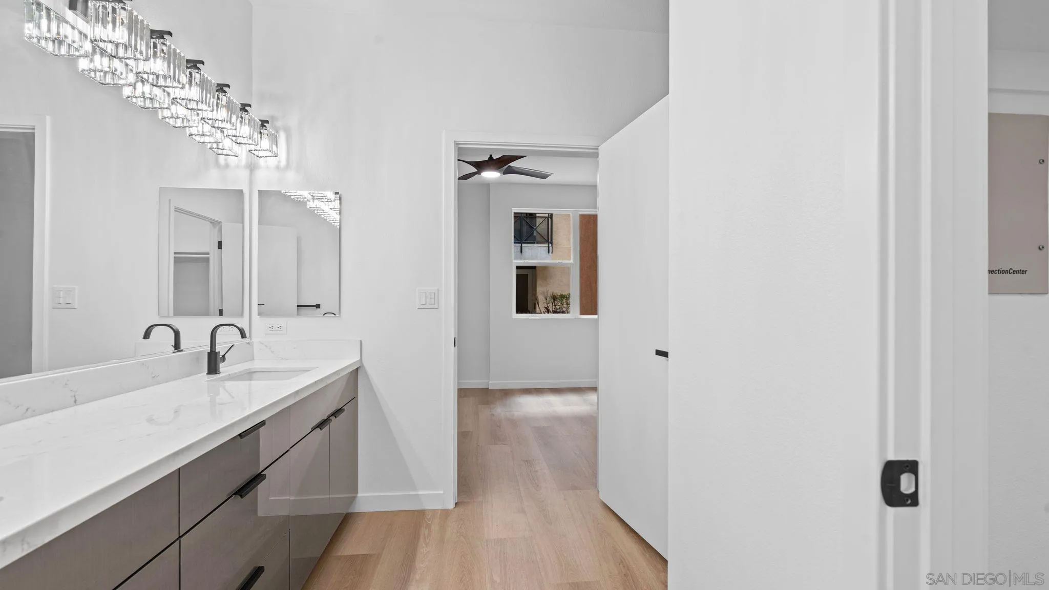 https://cdn.realtyfeed.com/cdn/127/260016121/5ab64e436e6302df0147f614fbad39f7.webp