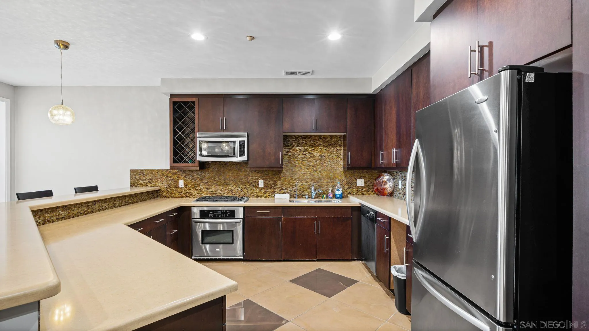 https://cdn.realtyfeed.com/cdn/127/260016121/71f9ade0d466c5b1089cffdfd3e94fb6.webp