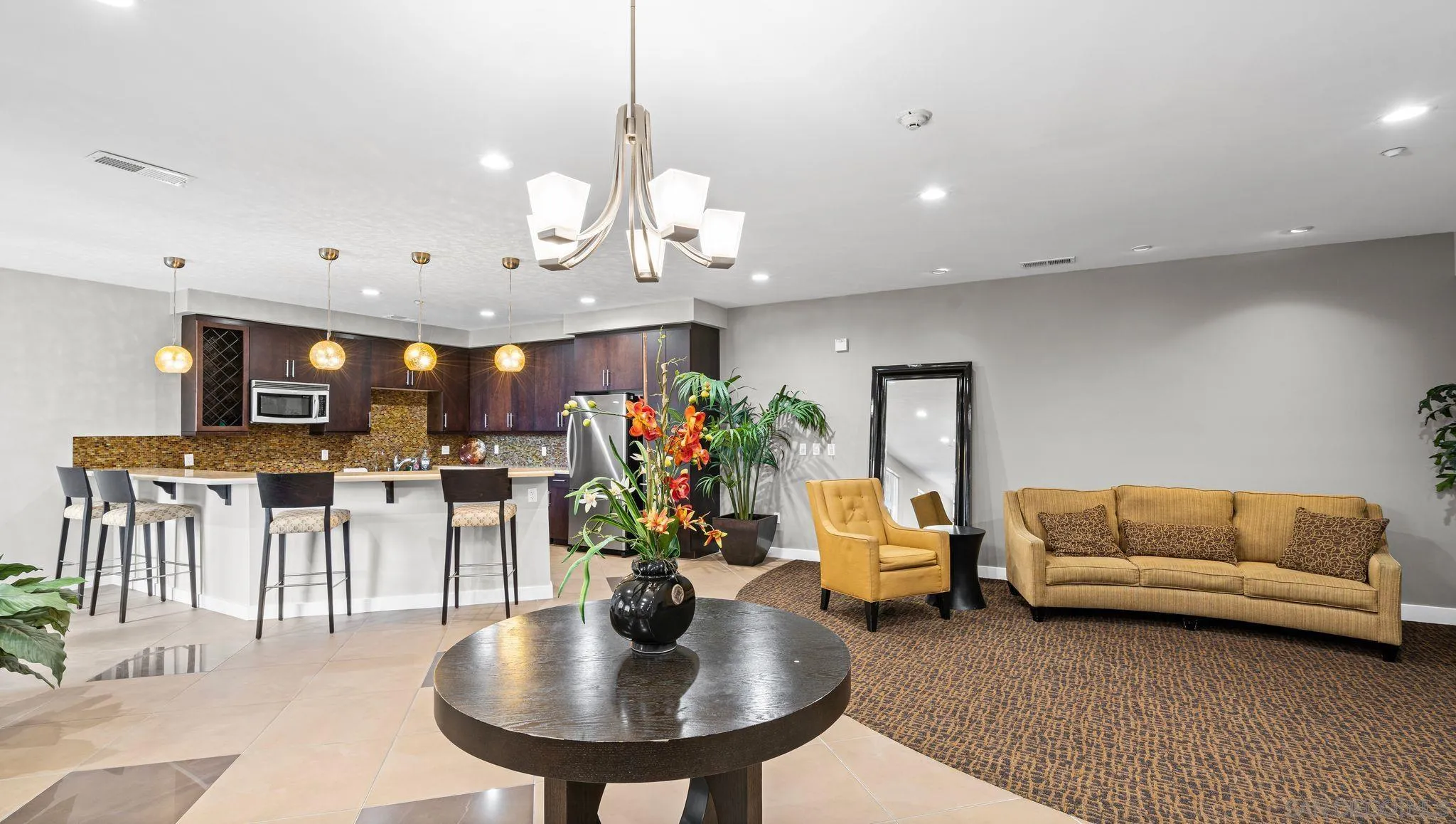 https://cdn.realtyfeed.com/cdn/127/260016121/870232a6f86edb47b5b897403e3f2e6b.webp