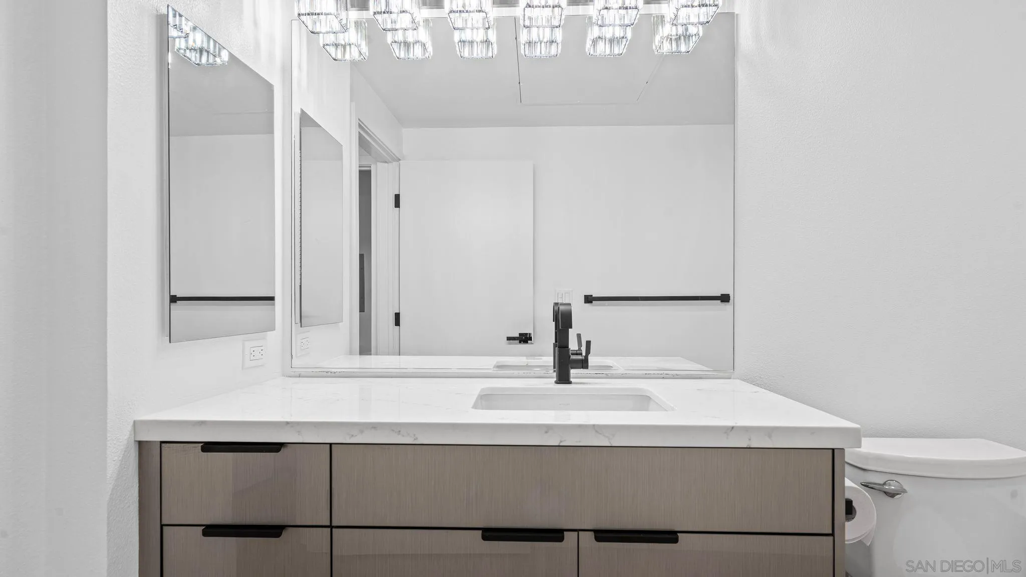 https://cdn.realtyfeed.com/cdn/127/260016121/8813356094c4670fcbdb4919a596da85.webp