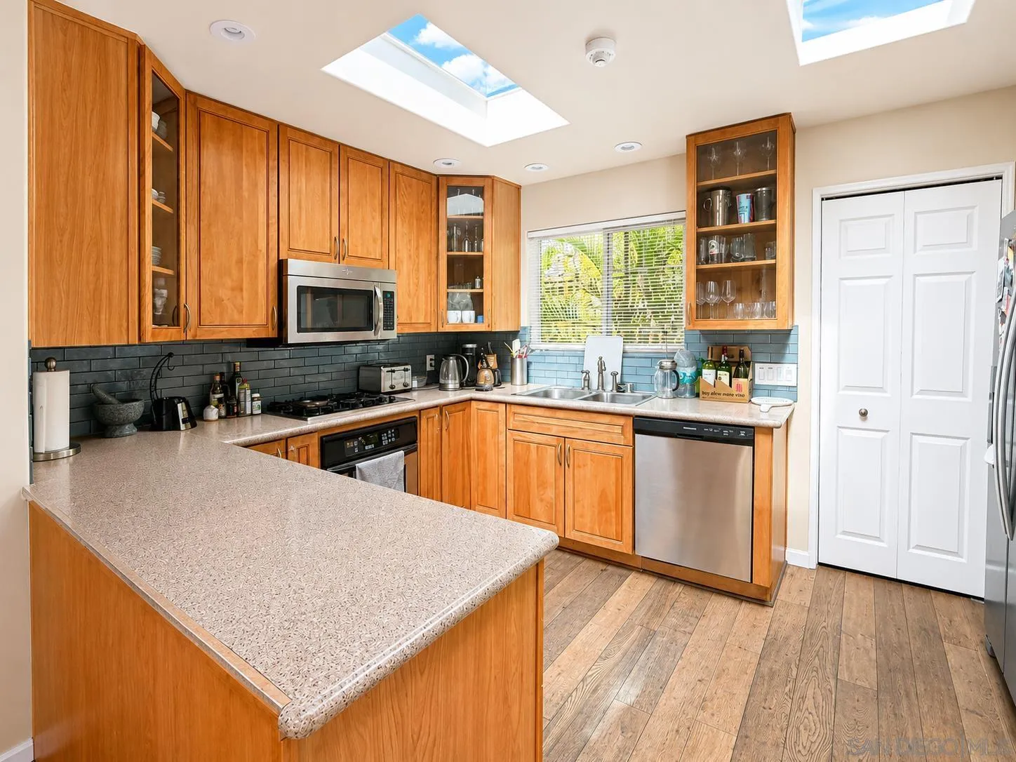 https://cdn.realtyfeed.com/cdn/127/260016124/2d405db98f65c1ebd7e3fbb65def80ef.webp