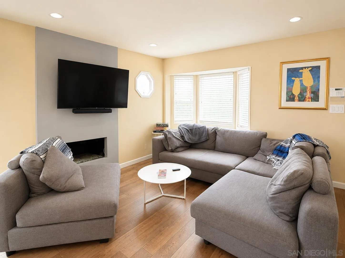 https://cdn.realtyfeed.com/cdn/127/260016124/31689f4866e68c0705758e230d76772e.webp