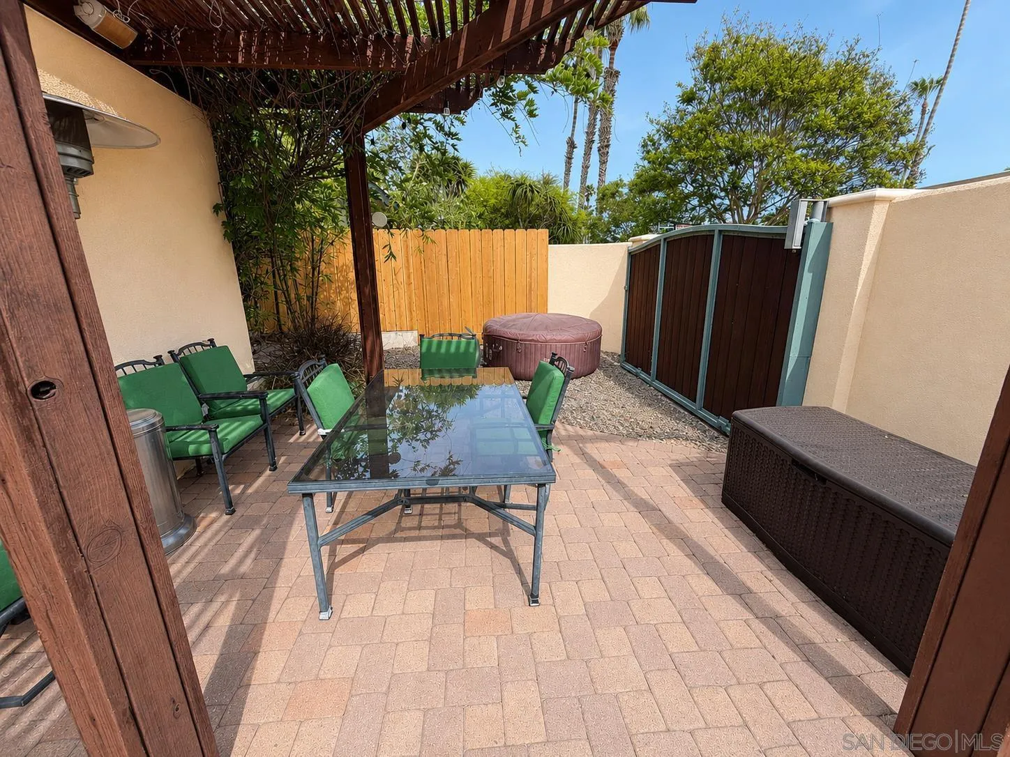https://cdn.realtyfeed.com/cdn/127/260016124/c7bb92c7f001575baa7596b73ede5403.webp