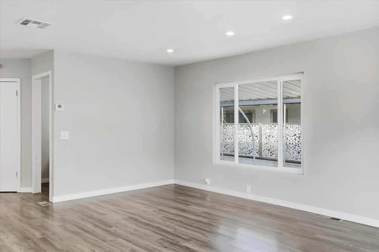 https://cdn.realtyfeed.com/cdn/127/260016132/394662f351a59fe7f8f96f311d440c60.webp