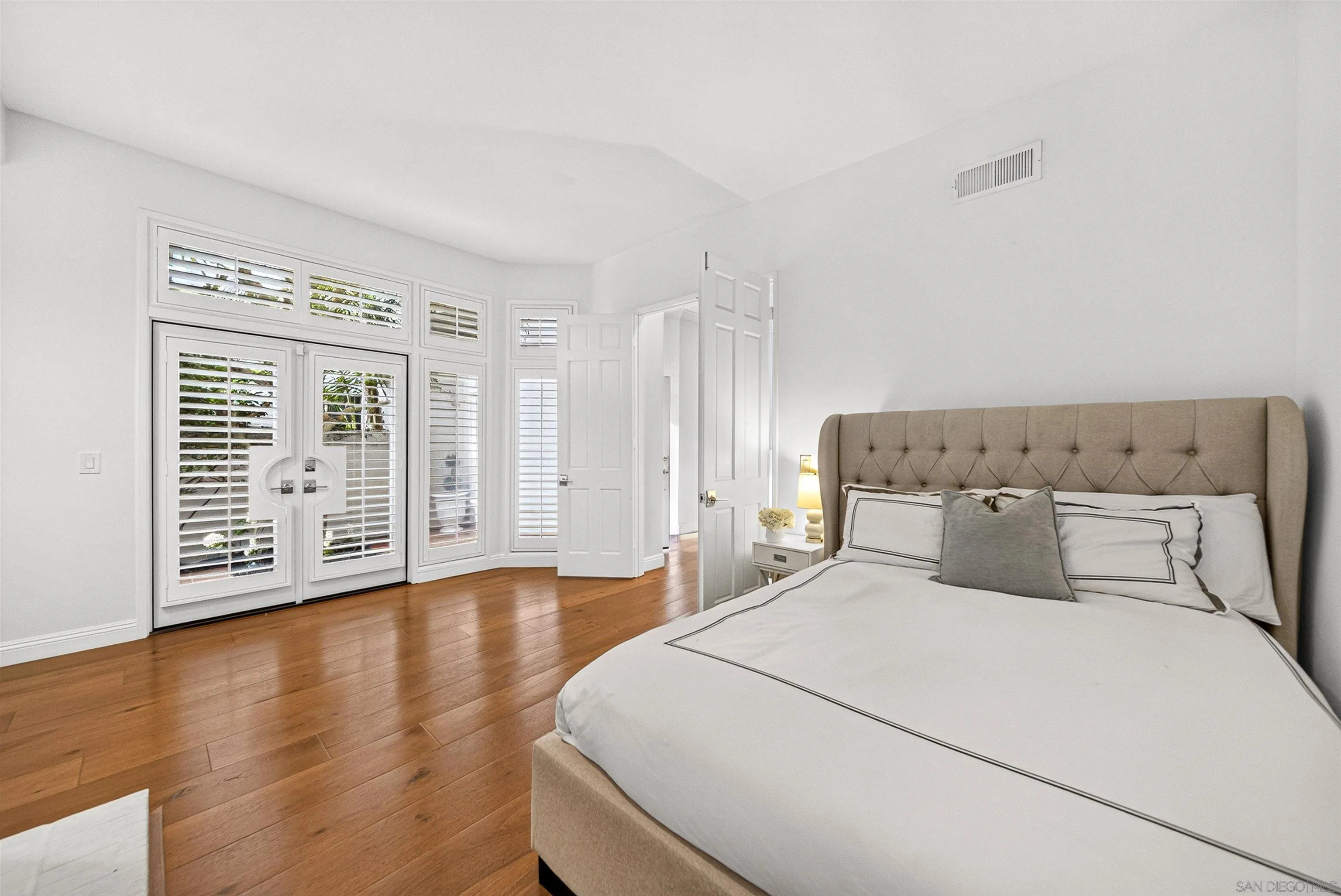 https://cdn.realtyfeed.com/cdn/127/260016133/01a591828101b7a7a94e28de63abc468.webp