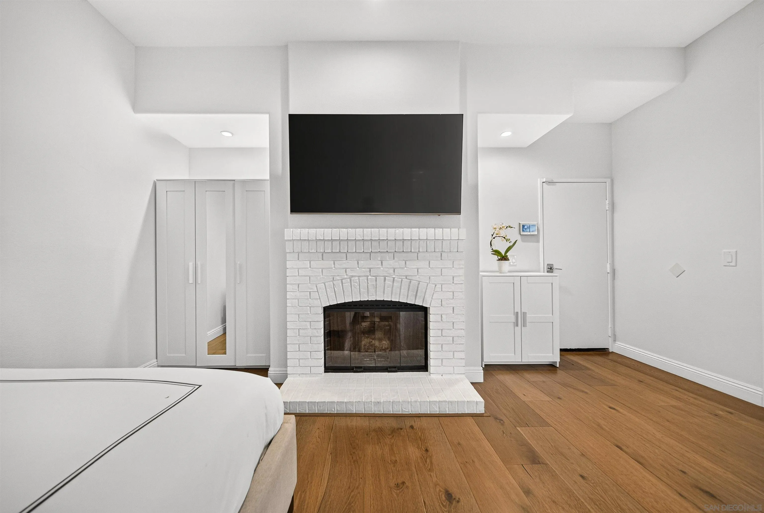 https://cdn.realtyfeed.com/cdn/127/260016133/06ca6a0c17456dc5ce2c8604856fa3a1.webp