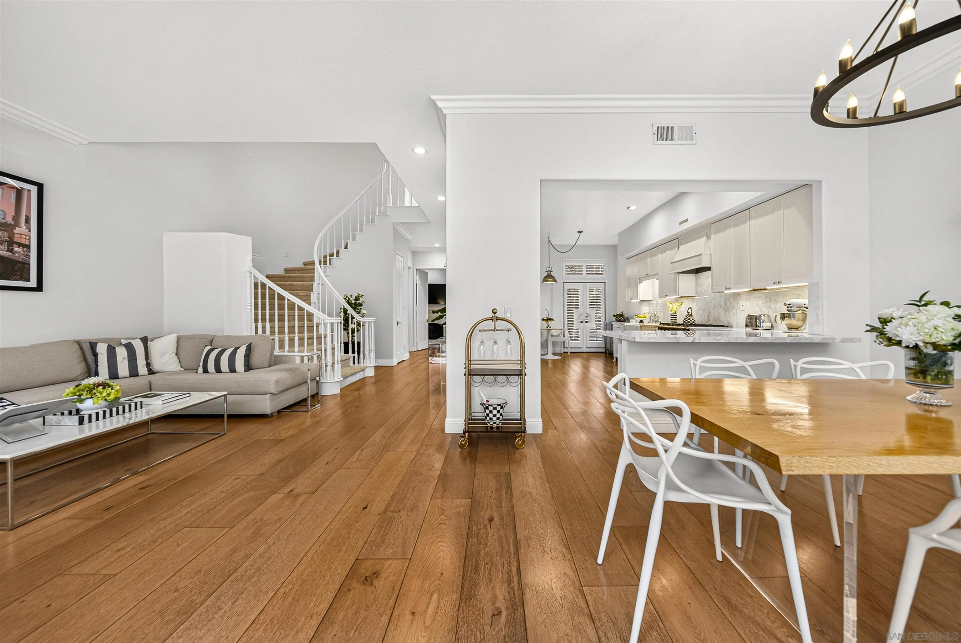 https://cdn.realtyfeed.com/cdn/127/260016133/33337dd3775f6215bfa0f808a7f4e4d6.webp
